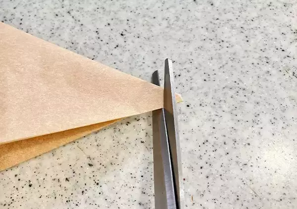 「クッキングシートを4つ折りにして？　　まさかの使い道に「目からウロコ」」の画像