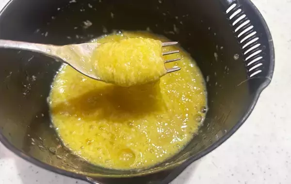 「卵2個に加えたのは…？　子供が夢中になる『ふわふわ玉子焼き』【料理の裏技】」の画像