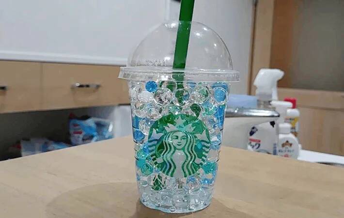 飲み終えたスタバカップ、捨てないで！　すぐできる再利用テクに「家中に置きたい」「気分も上がる」