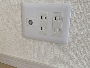 電源コード使用時にコレやめて　やりがちな４選に「うかつだった」「あぶな」