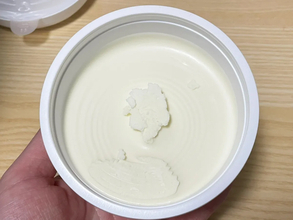 いつものトーストに塗るだけ！　真っ白なクリームが「カリカリ食感」「チーズケーキの味！」