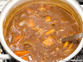 食べきれずに余ったカレー、保存の『正解』が出た！　エスビー食品が教えるのは