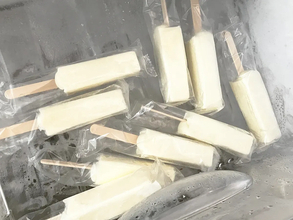 アイスを買って帰る時、保冷剤は上に置く？下に敷く？　ロッテに聞いた「溶けにくい持ち帰り方」