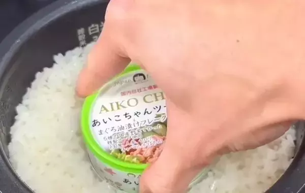 「ツナ缶とお茶漬けの素で『混ぜご飯』　意外な組み合わせに「子供が喜ぶ！」」の画像