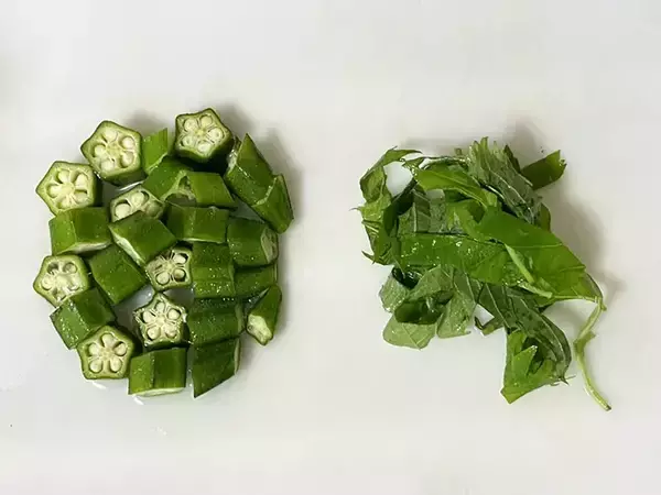 「夏の味噌汁は『水』で作る！　10分で作れる簡単レシピに「さっぱり食べられる」「するするっと食べられる」」の画像