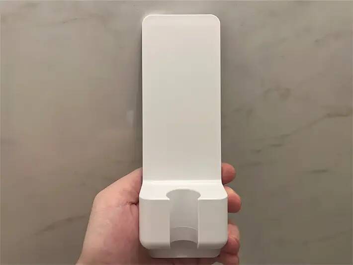 「これお風呂用じゃないの？」　マグネット式シャワーホルダーの意外な活用法が便利すぎた