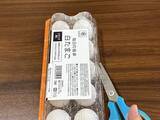 「卵パックは『逆』から開けると便利！　5秒で試せる簡単な裏ワザ」の画像3