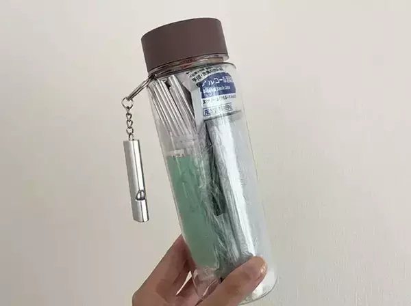 「ダイソーの『ドリンクボトル』に入れたのは？　警視庁のアイディアを実際にやってみた」の画像