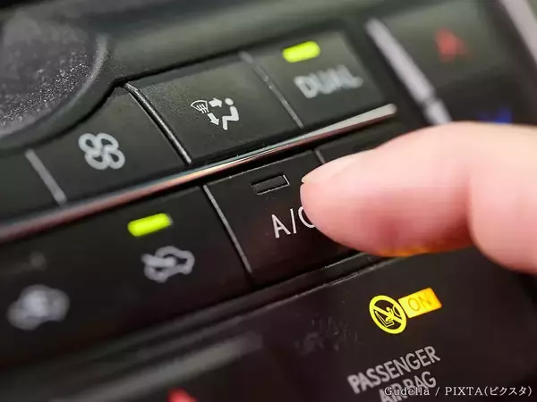 カーエアコンの謎のスイッチ『A/Cボタン』ってなに？　意外と知らない使い道とは…