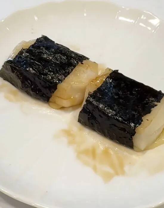 餅に『あずきアイス』をかけてみて！　完成した一品に「秒でなくなる」「極上」