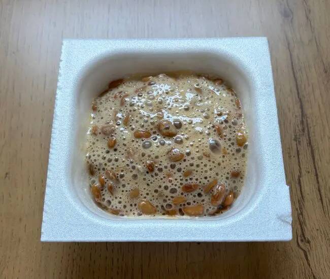 納豆のタレ、入れるのは混ぜる前と後どっち？　実は劇的においしくなるのは…
