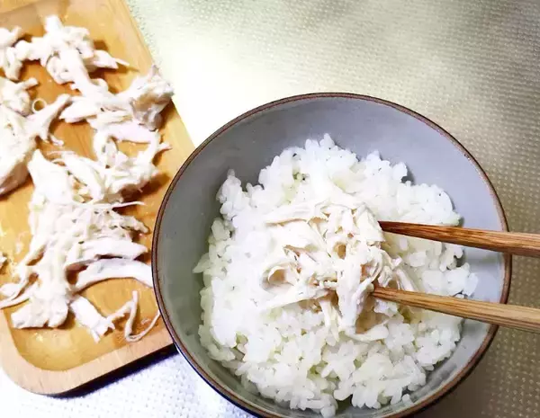 「鶏ささみ1本で2人前？　サラサラ食べられて家族「おいしい！」白だしが決め手のミツカン“さっぱり飯”レシピ」の画像