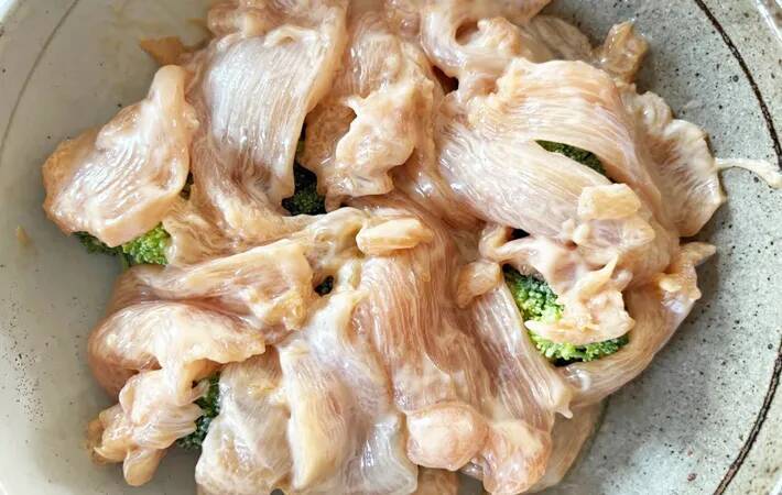 2人分があっという間になくなる！　ブロッコリーと鶏むね肉をレンチンしたら…？