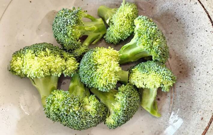 2人分があっという間になくなる！　ブロッコリーと鶏むね肉をレンチンしたら…？