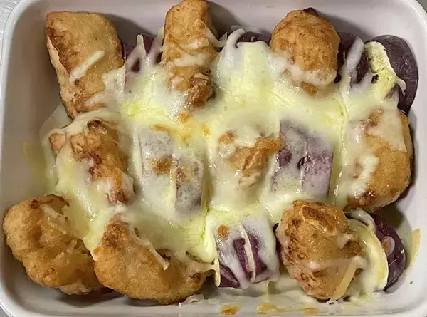 「サツマイモ×『冷凍から揚げ』は最強！　甘じょっぱい組み合わせが「疲れた体に染みる」」の画像