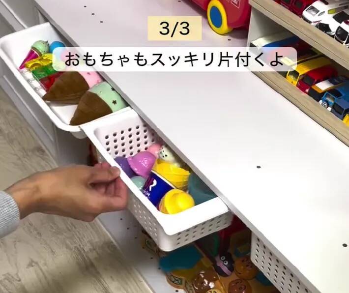 配線カバーを短く切って、リモコンに貼ると…？　意外な活用術3選に「天才」「真似します」