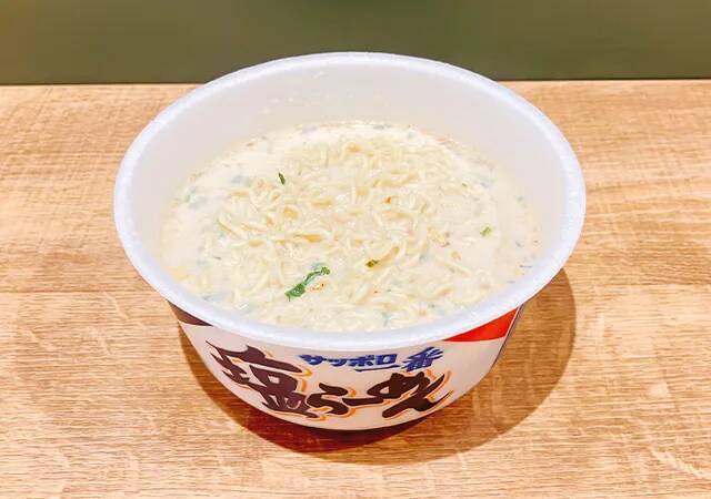 『サッポロ一番』にお湯を入れずに…　30代会社員が作った『激ウマ塩らーめん』が？