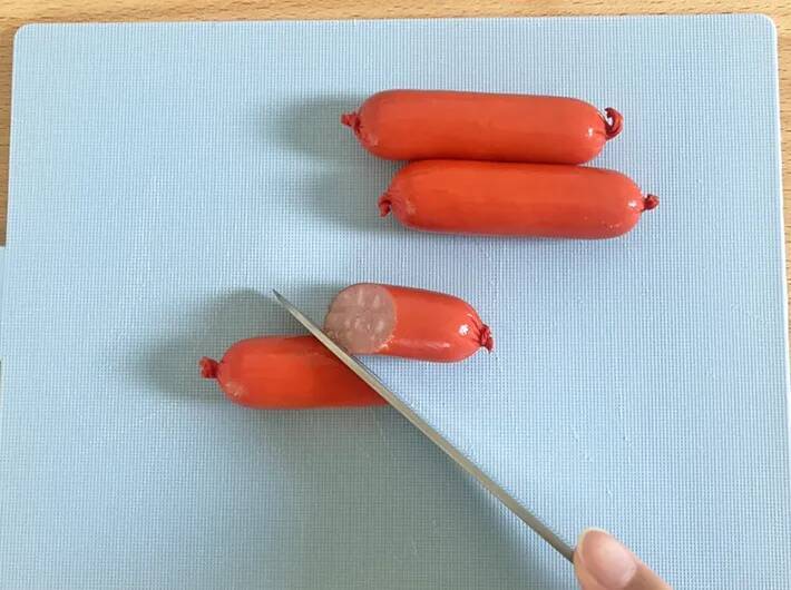 ハロウィン弁当におすすめ！　赤ウインナーで作る『おばけウインナー』がかわいすぎる