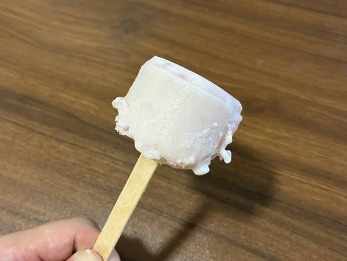 ヨーグルトにアイス棒1本をブスッ！　冷凍庫に入れるだけで、絶品スイーツが作れる