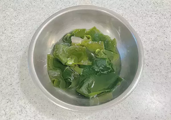 「【簡単レシピ】アボカド×お茶づけ海苔が“ご飯泥棒”に！　5分で作れる新感覚おかず」の画像