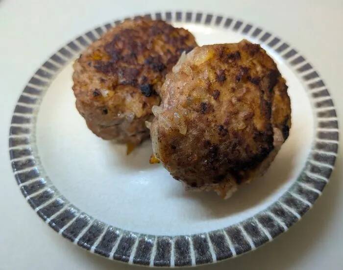 「いつもと違う！」　家族が絶賛したハンバーグの正体に「まさか」「その発想はなかった」