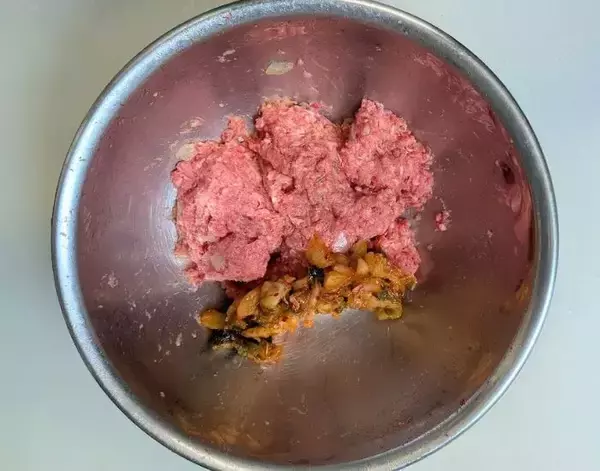 「「いつもと違う！」　家族が絶賛したハンバーグの正体に「まさか」「その発想はなかった」」の画像