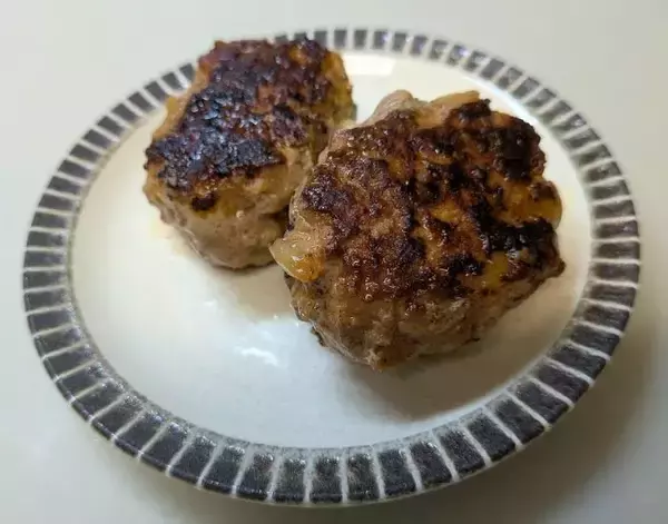 「「いつもと違う！」　家族が絶賛したハンバーグの正体に「まさか」「その発想はなかった」」の画像