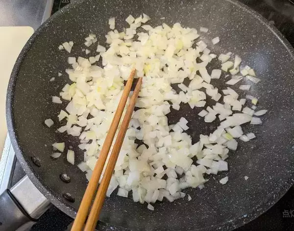 「「いつもと違う！」　家族が絶賛したハンバーグの正体に「まさか」「その発想はなかった」」の画像