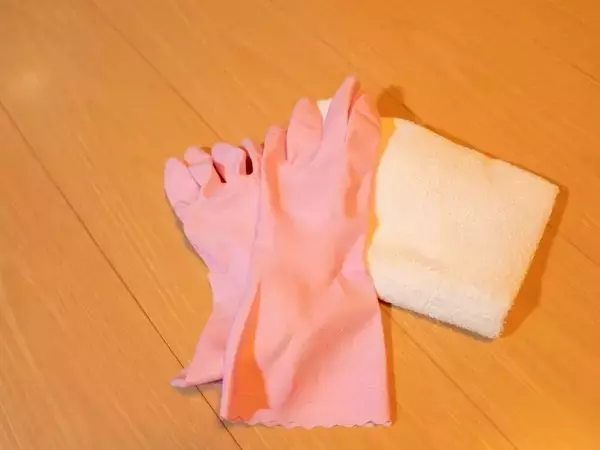 まな板だけじゃもったいない！　セリアの専用スタンドで収納できる意外なモノ【収納テク4選】