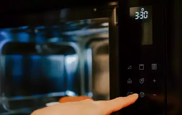 「暑苦しい夏、キッチン作業はこう減らす！　象印に『家電活用術』を聞いた」の画像