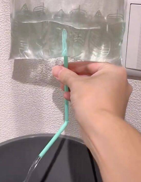 ペットボトルと牛乳でできる簡易ライト　停電対策に「賢い」「助かる」