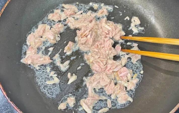 ツナマヨおにぎりに「小さじ1杯」加えるだけ　劇的にウマくなる『意外な隠し味』