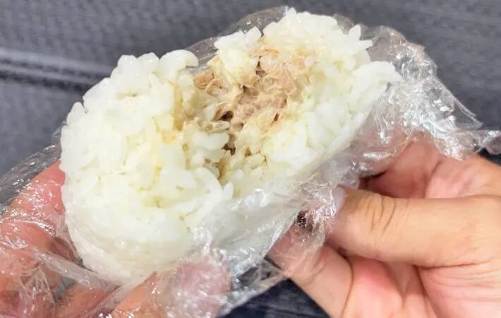 ツナマヨおにぎりに「小さじ1杯」加えるだけ　劇的にウマくなる『意外な隠し味』