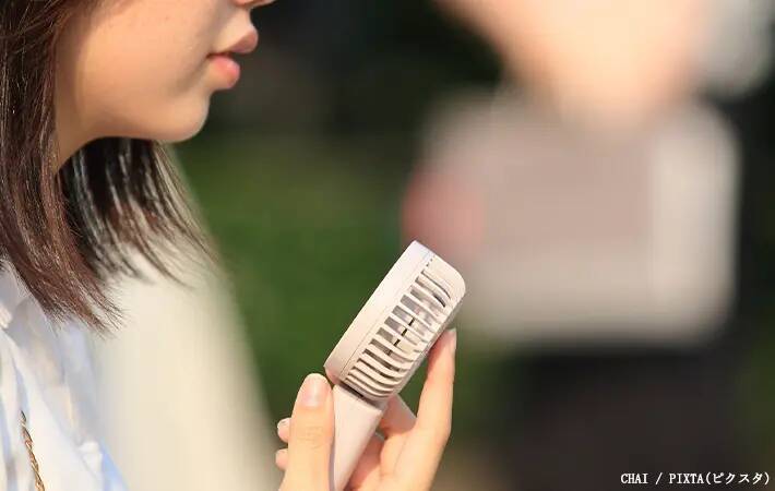 ハンディファン、顔に当てるよりも？　涼しくなる使い方をメーカーに聞いた