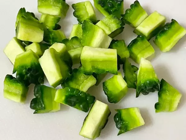 ゴーヤを『おにぎり』に入れると…　シャキシャキ食感で「食べる手が止まらない」