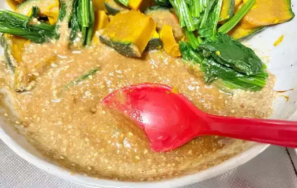 「レンチンで作るカボチャの副菜　食べた夫が「これはウマい！」」の画像