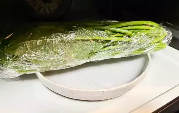 「レンチンで作るカボチャの副菜　食べた夫が「これはウマい！」」の画像