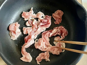 ズッキーニと豚肉の『10分おかず』　味つけは塩と『大さじ1杯』のみ