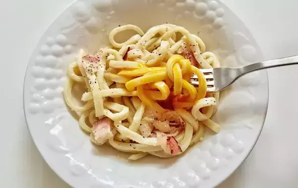 「冷凍うどん、余ってない？　ありそうでなかったアレンジに家族が大喜び！」の画像