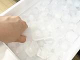「「店みたいな氷」はどうやって作る？　冷蔵庫メーカーにコツを聞いた」の画像1