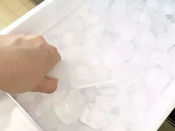 「店みたいな氷」はどうやって作る？　冷蔵庫メーカーにコツを聞いた