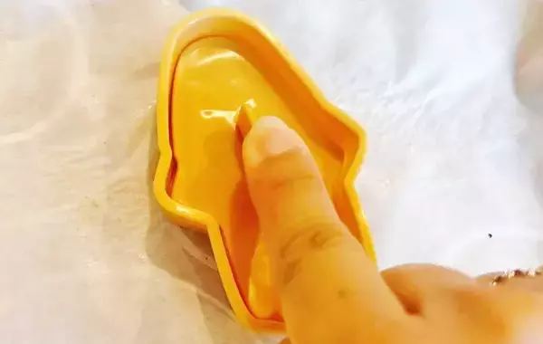 「これは予想外！　セリアのクッキー型で作ったお菓子、見た目に「異様な雰囲気だ」」の画像