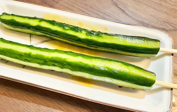 食べた夫が「10本はいける！」　冷やしキュウリの味を決めた『小さじ2杯』