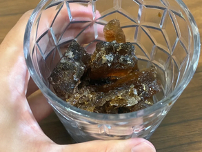 コーヒーを『ジッパー袋』1枚に注ぐだけ！　最後までおいしい「氷」の作り方が、こちら