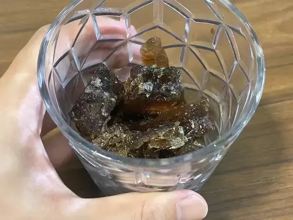 「コーヒーをジッパー袋に投入　3時間冷やすだけの『氷』が、夏に最高！」の画像