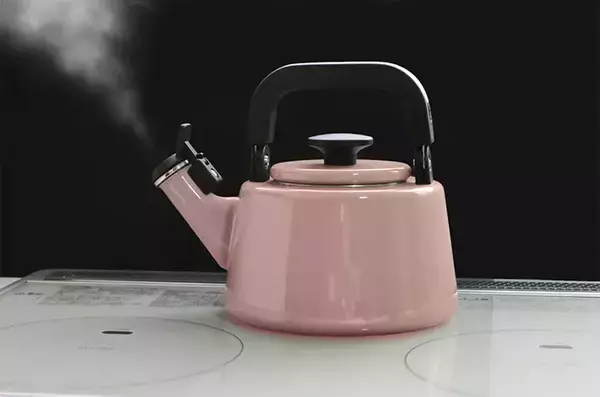 「今使ってるやかん、使い続けて大丈夫？　メーカーに『寿命』を聞くと」の画像