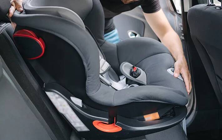 50℃を超える夏の車内、どうすれば早く冷やせる？　JAFが検証した結果