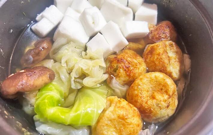 冷凍たこ焼きを鍋にポン！　簡単なのに絶品な“たこ焼き鍋”【秋に食べたい料理】