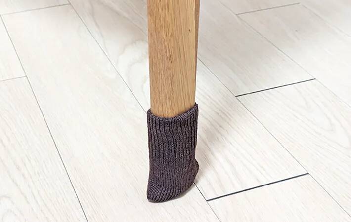 『DAISOの輪』の投稿を実践！　ダイソー『チェアソックス』で小物収納が“超ラク”になった