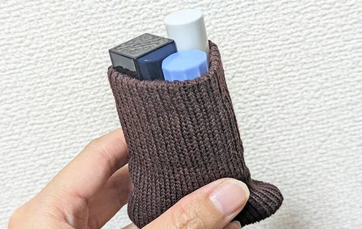 『DAISOの輪』の投稿を実践！　ダイソー『チェアソックス』で小物収納が“超ラク”になった